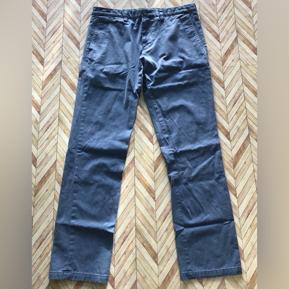 Boss Hugo Boss Navy Chino Pants. Men’s Size 32R